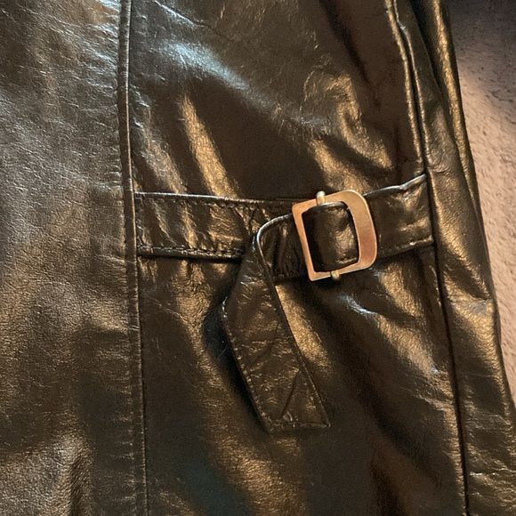 Women’s Vintage Leather Jacket - Picture 7 of 12